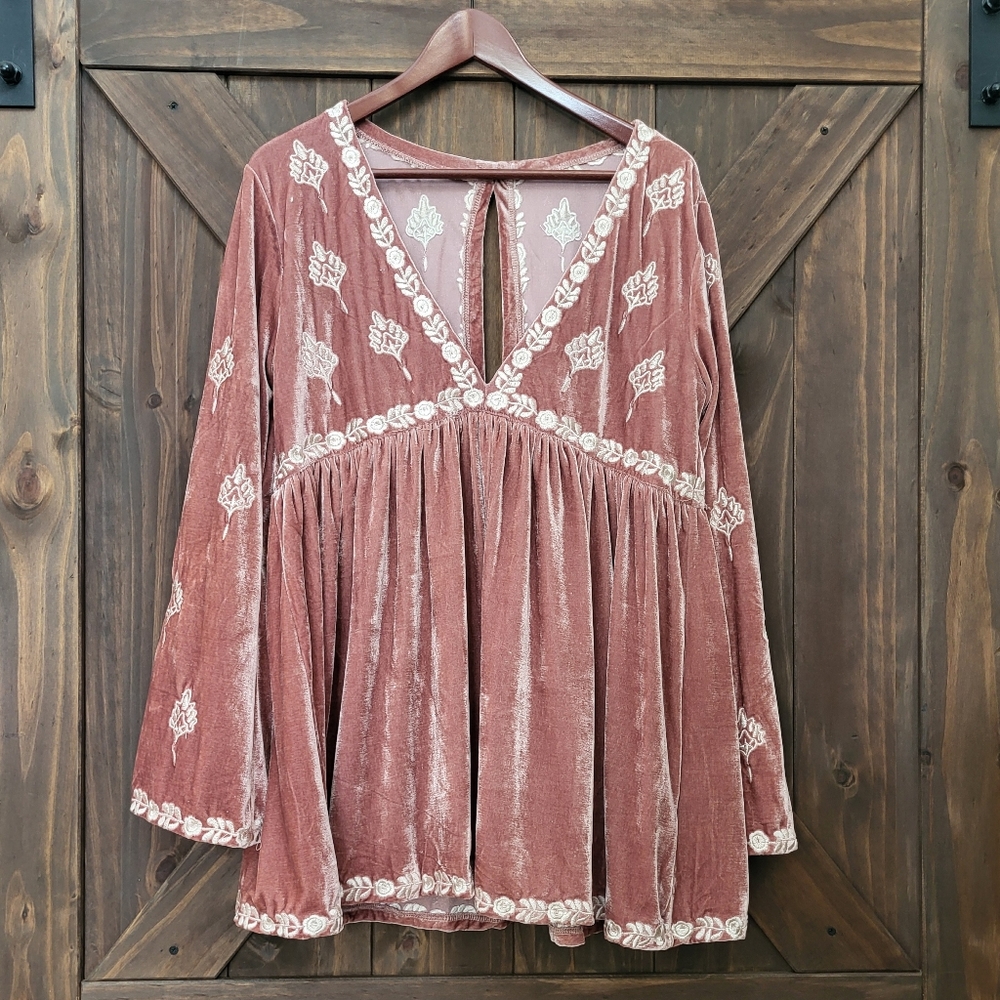 BOHO EMBROIDERED TOP